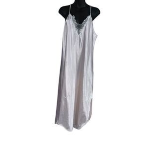 Beautiful women Vintage Intimo Amore Vintage CREAM/WHITE Satin Negligee Floral P